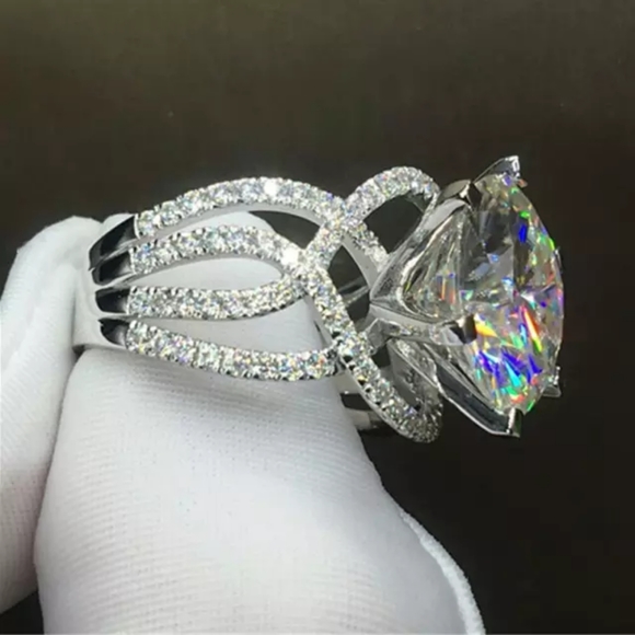 New 925 Silver Round Ladies Diamond Ring 💍 - Picture 2 of 4